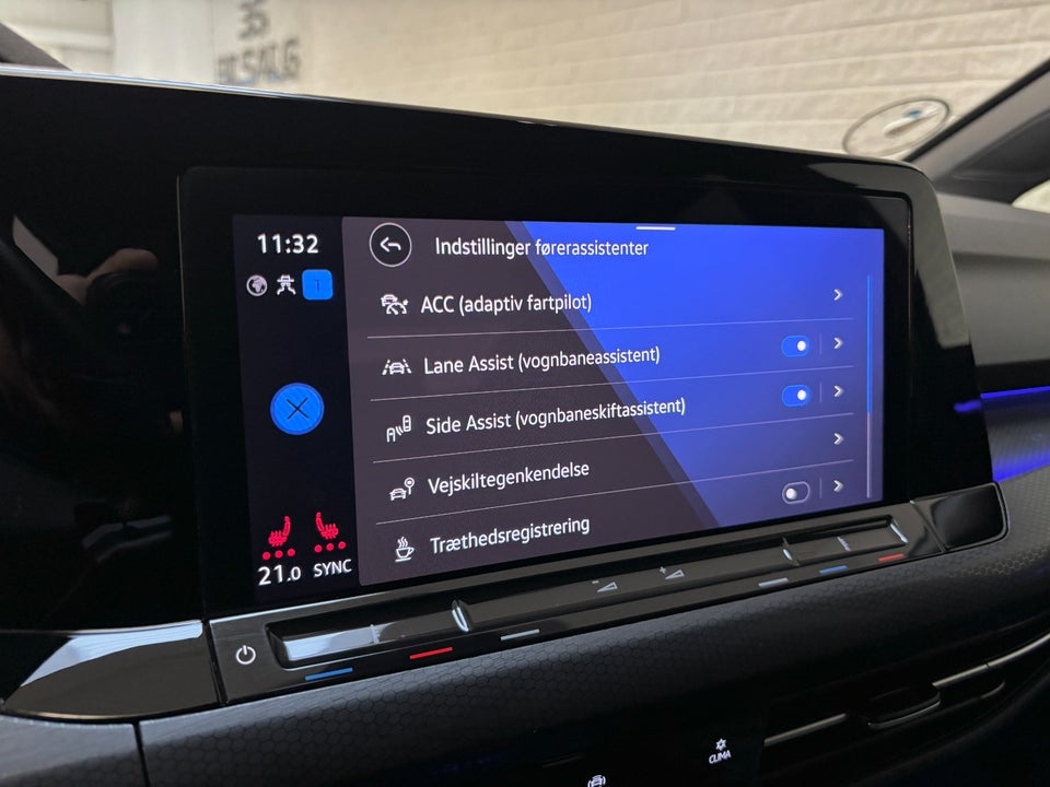 VW Golf VIII 1,4 GTE DSG 5d