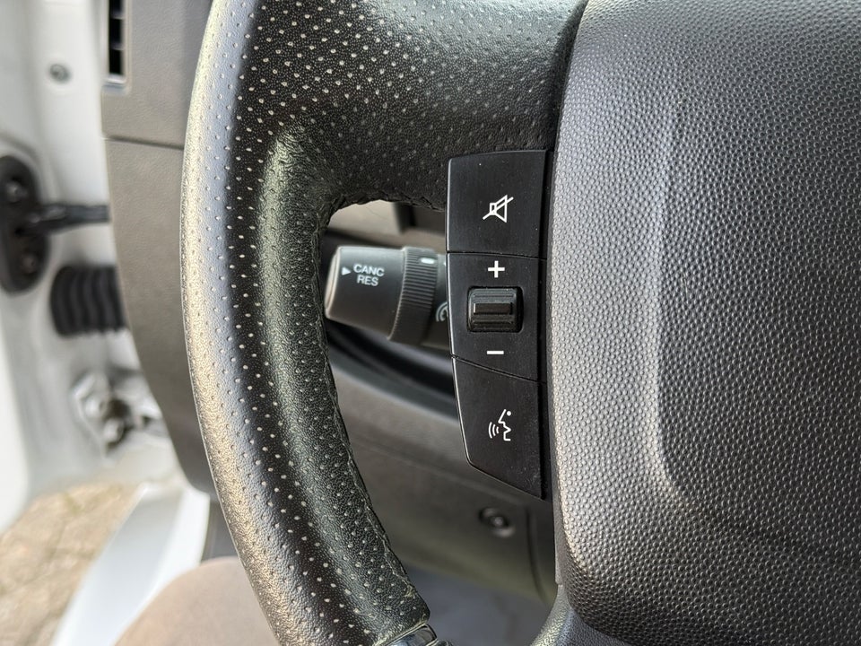 Peugeot Boxer 333 2,2 BlueHDi 140 L3H2 Premium