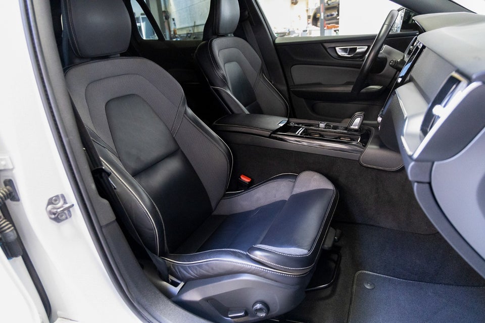 Volvo V60 2,0 T6 ReCharge R-Design aut. AWD 5d