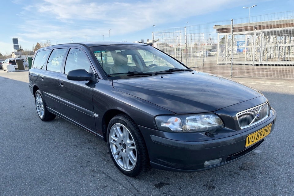 Volvo V70 2,3 T5 aut. 5d