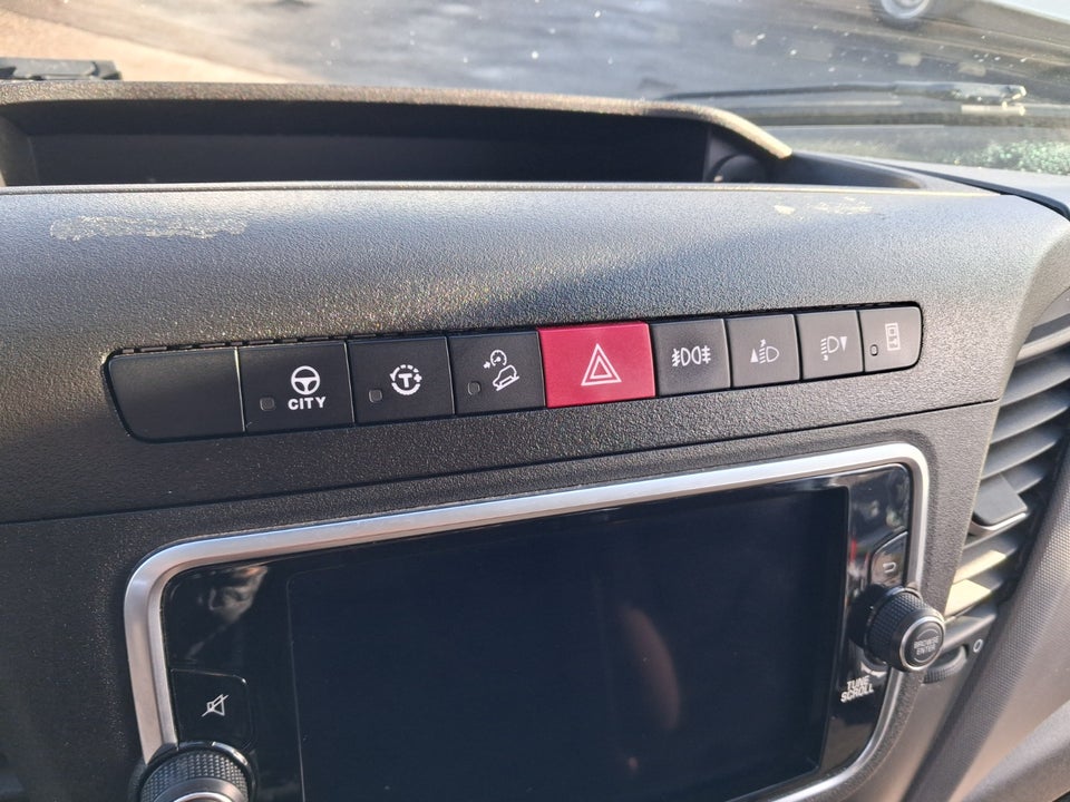 Iveco Daily 3,0 35S18 Mandskabsvogn AG8