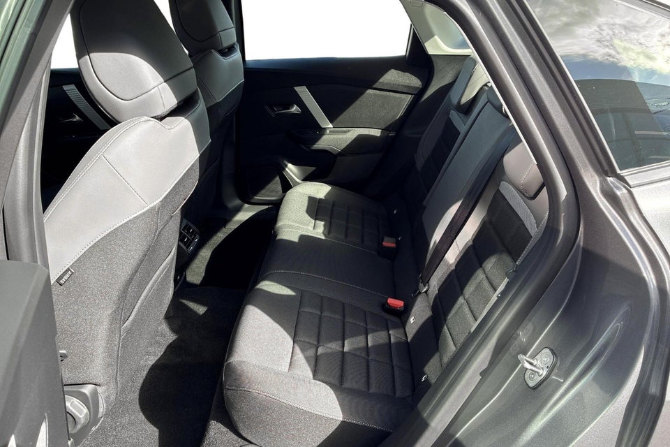 Citroën ë-C4 X 50 Plus 4d