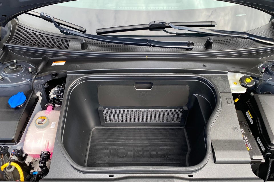 Hyundai Ioniq 6 77 Essential 4d