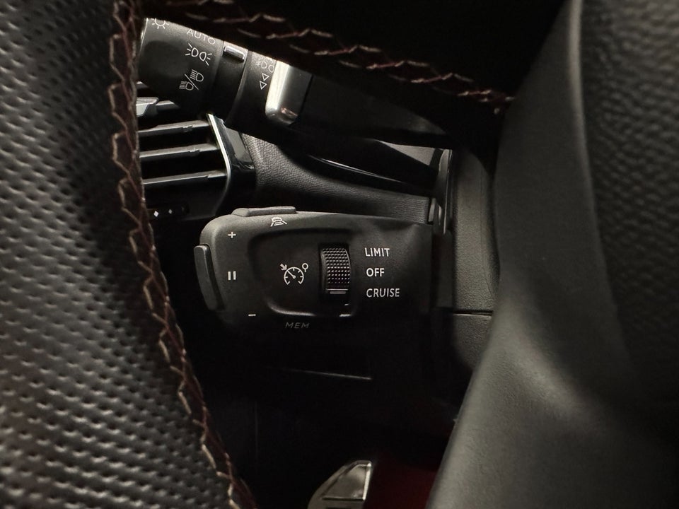 DS DS 7 CrossBack 1,6 E-Tense Performance Line EAT8 AWD 5d