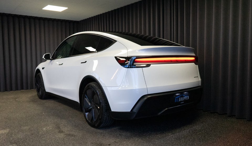 Tesla Model Y Premium Long Range AWD 5d