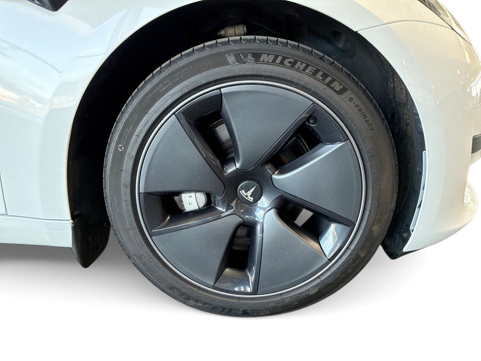 Tesla Model 3 RWD 4d