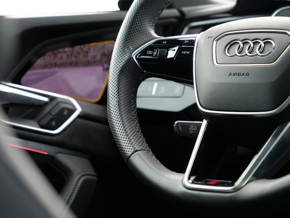 Audi Q8 e-tron 55 S-line Sportback quattro 5d