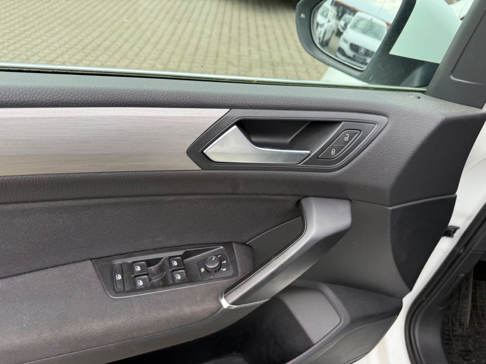 VW Touran 2,0 TDi 115 Comfortline DSG Van 5d