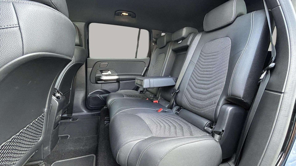Mercedes EQB300 Progressive Advance Plus 4Matic 5d