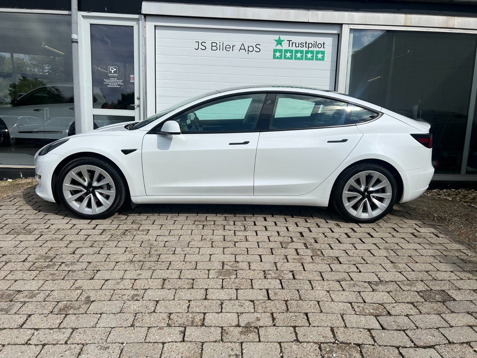 Tesla Model 3 Long Range AWD 4d