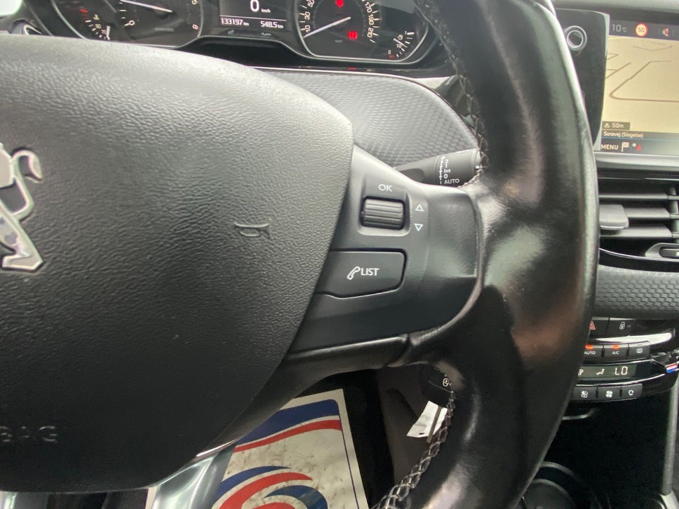 Peugeot 208 1,5 BlueHDi 100 Prestige Sky 5d