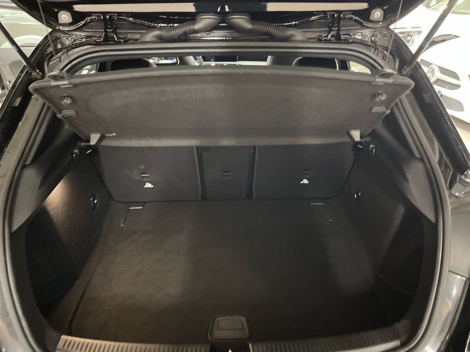 Mercedes A220 2,0 AMG Line aut. 4Matic 4d