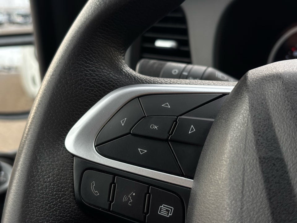 Iveco Daily 3,0 35S18 4100mm Box m/lift AG8