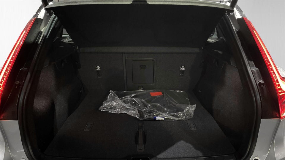 Volvo XC40 ReCharge Extended Range Plus 5d