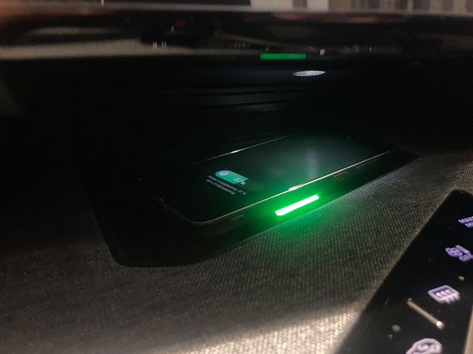 Peugeot e-3008 77 GT Pack 5d