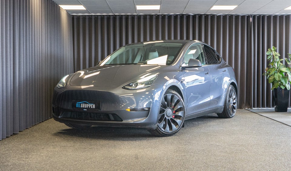 Tesla Model Y Performance AWD 5d
