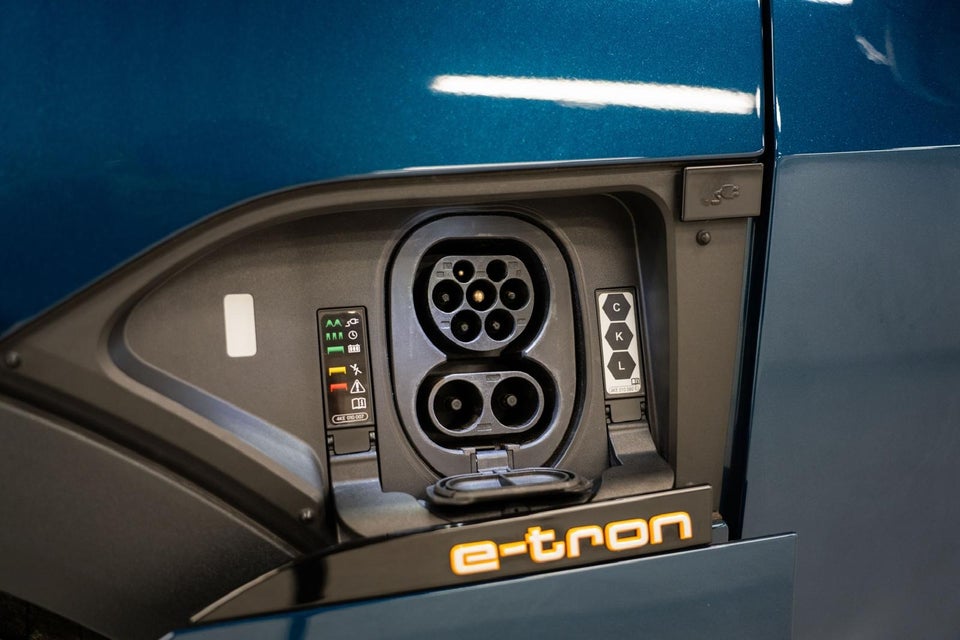 Audi e-tron 50 quattro 5d