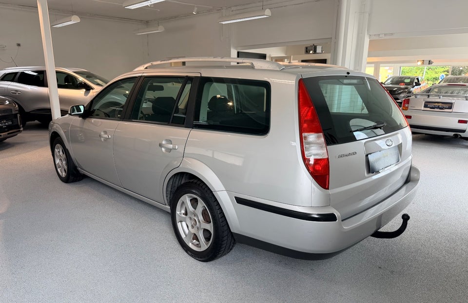 Ford Mondeo 2,0 145 Ambiente stc. 5d