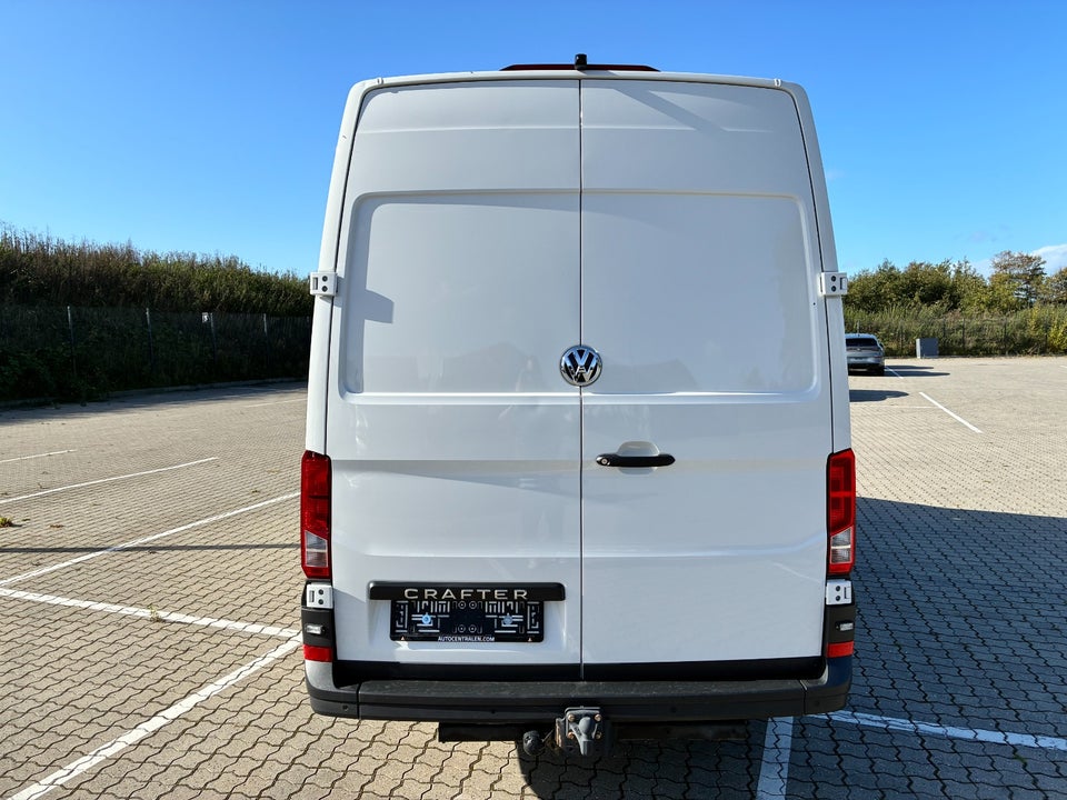 VW Crafter 35 2,0 TDi 177 Kassevogn L3H3 aut.
