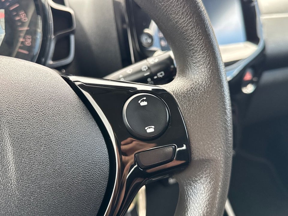Citroën C1 1,0 VTi Shine 5d