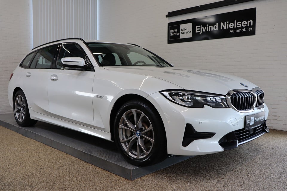 BMW 330e 2,0 Touring Sport Line aut. 5d