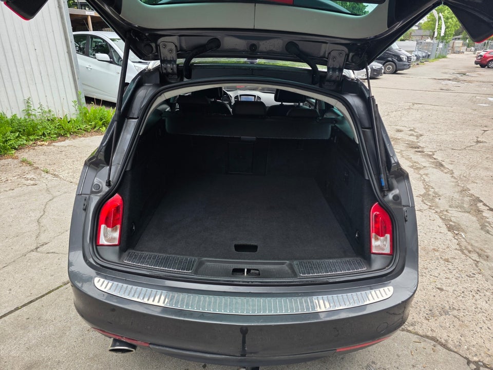 Opel Insignia 1,8 Cosmo Sports Tourer 5d