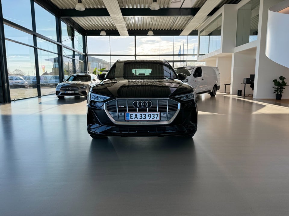 Audi e-tron 55 S-line Prestige quattro 5d