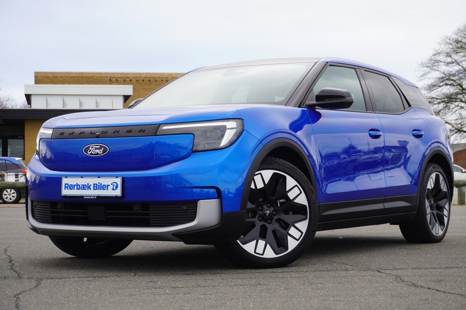 Ford Explorer 82 Premium Extended Range 5d