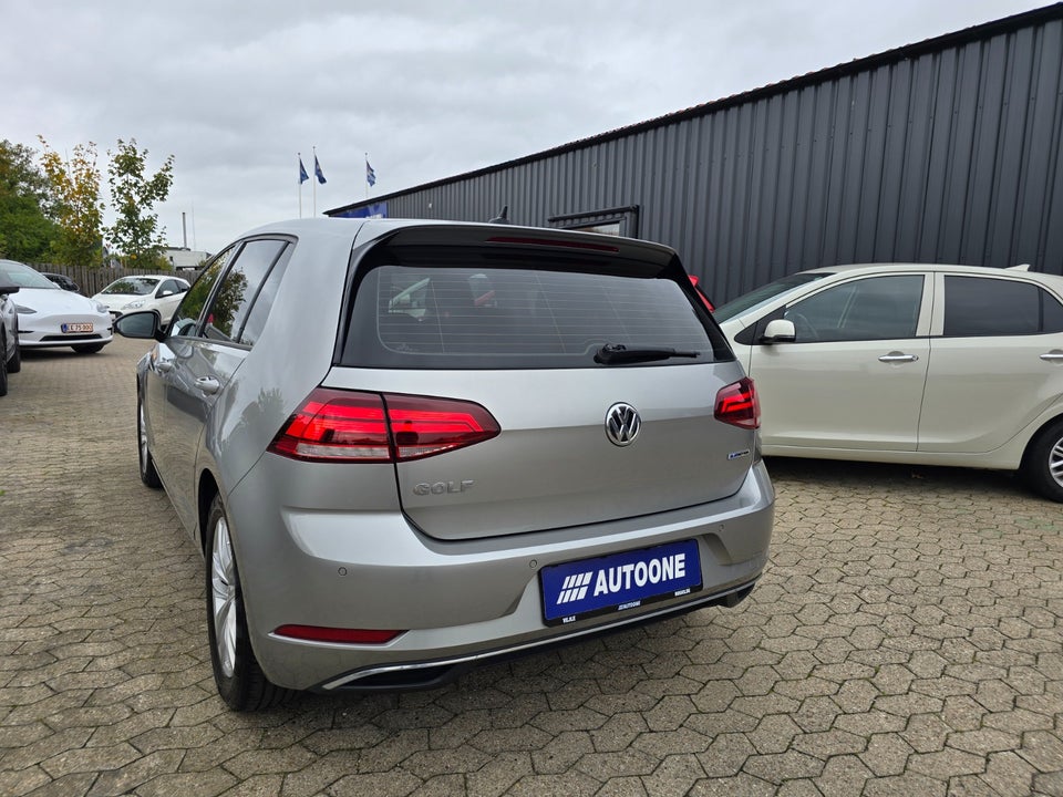 VW Golf VII 1,5 TSi 130 Comfortline DSG 5d
