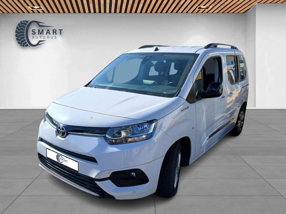 Toyota ProAce City Verso 50 Medium Family 5d