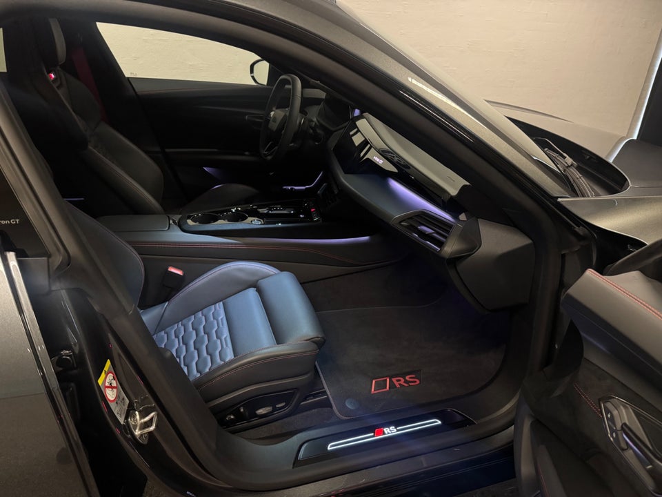 Audi RS e-tron GT quattro 4d