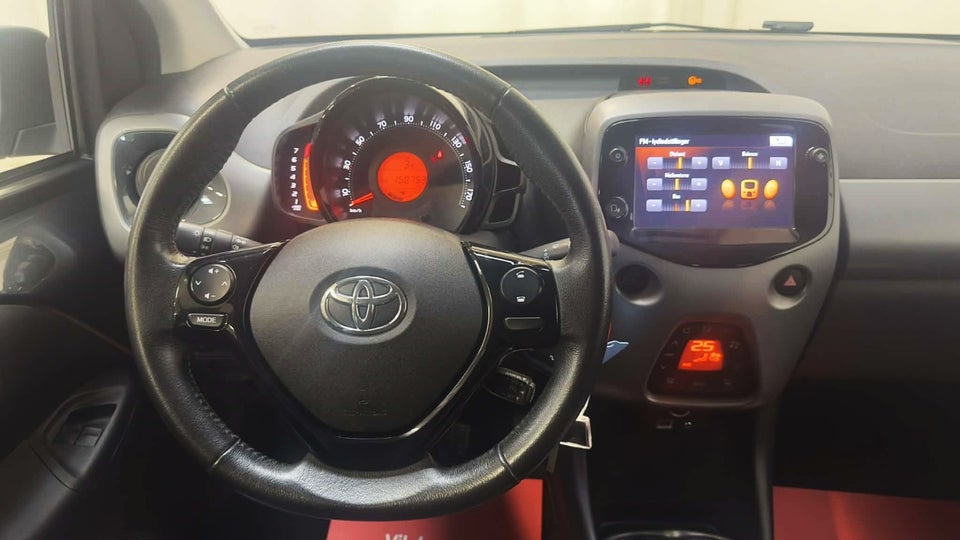 Toyota Aygo 1,0 VVT-i x-play 5d