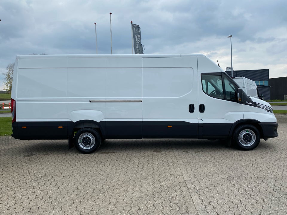 Iveco Daily 3,0 35S18 16m³ Van AG8