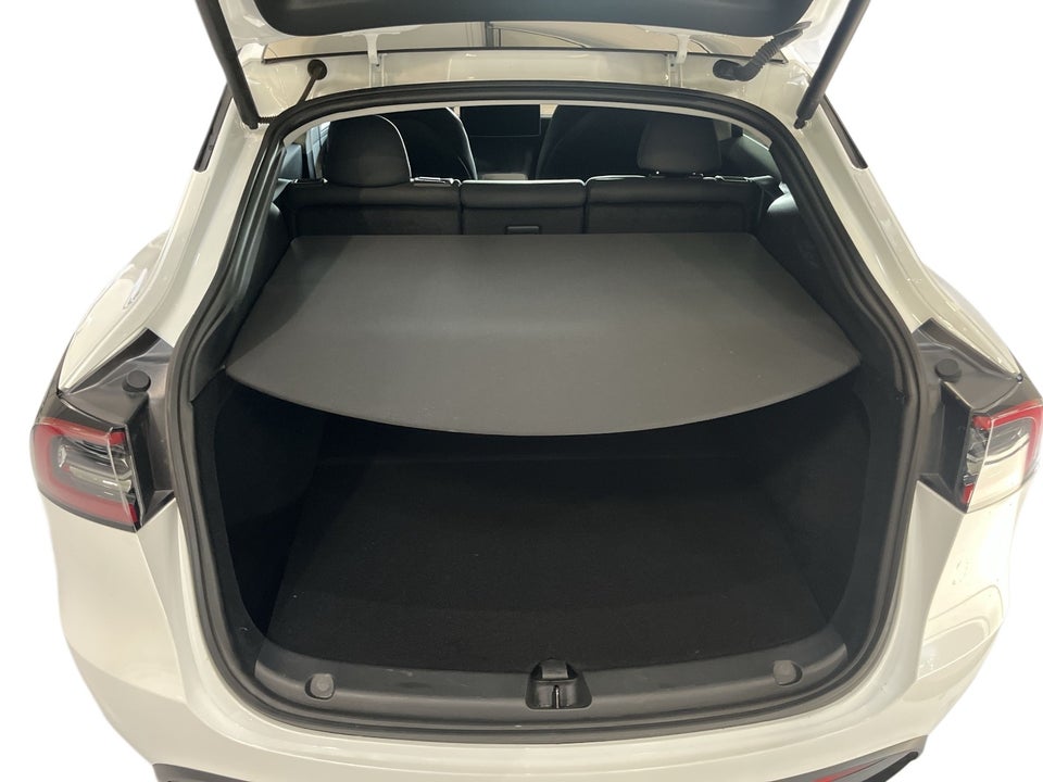 Tesla Model Y Long Range AWD 5d