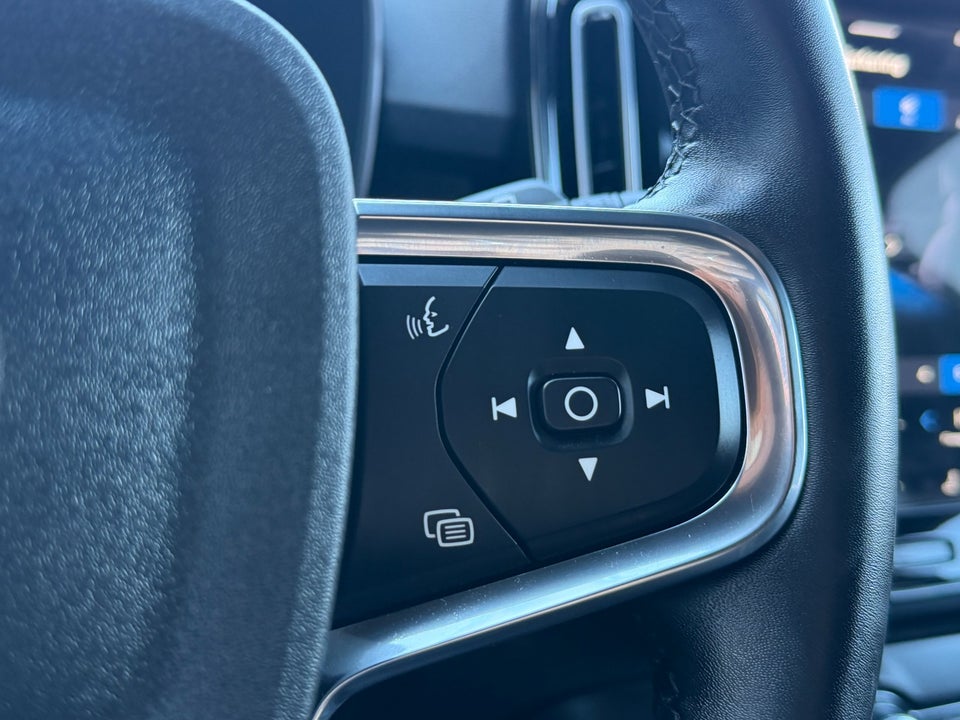 Volvo XC40 ReCharge Extended Range Plus 5d