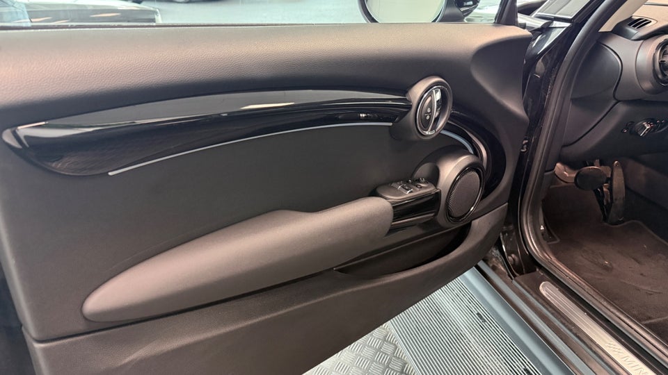MINI Cooper SE Edition Premium 3d