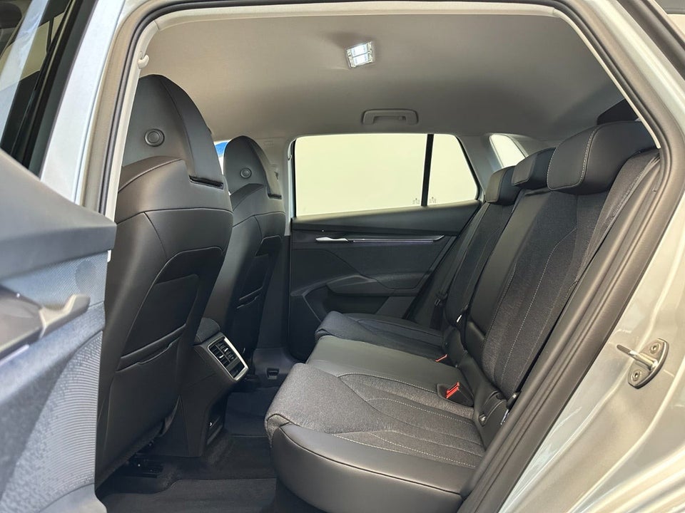 Skoda Elroq 85 iV Loft 5d