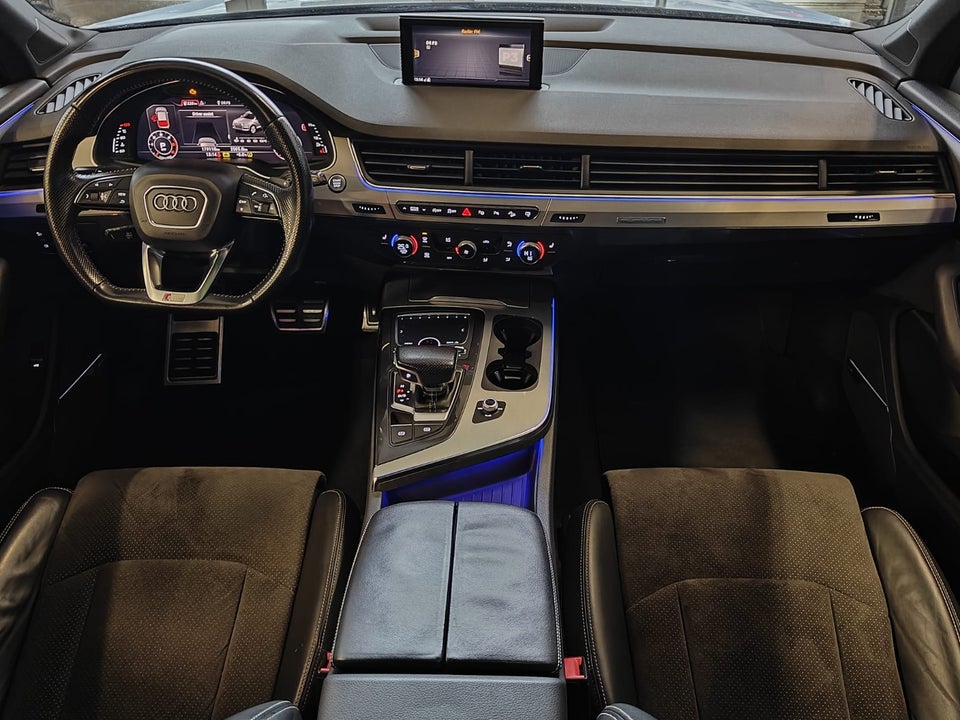 Audi Q7 3,0 TDi 272 S-line quattro Tiptr. 5d