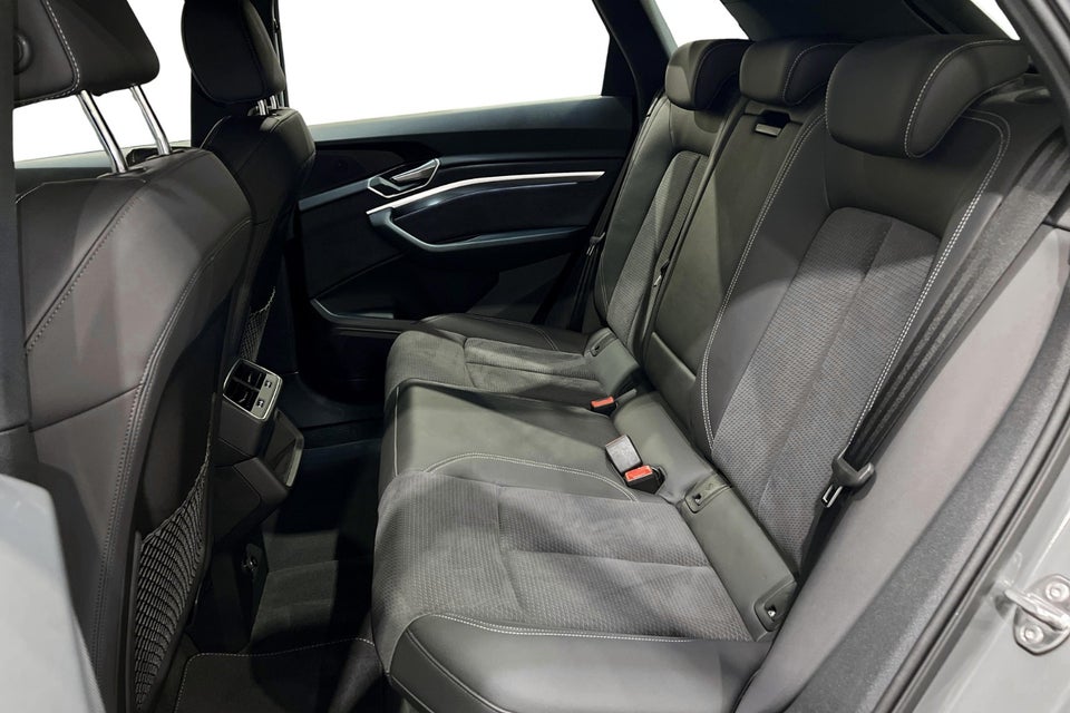 Audi Q8 e-tron 55 S-line quattro 5d