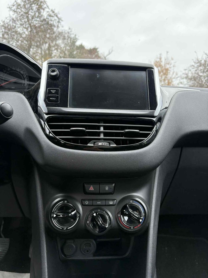 Peugeot 208 1,4 VTi Access 5d