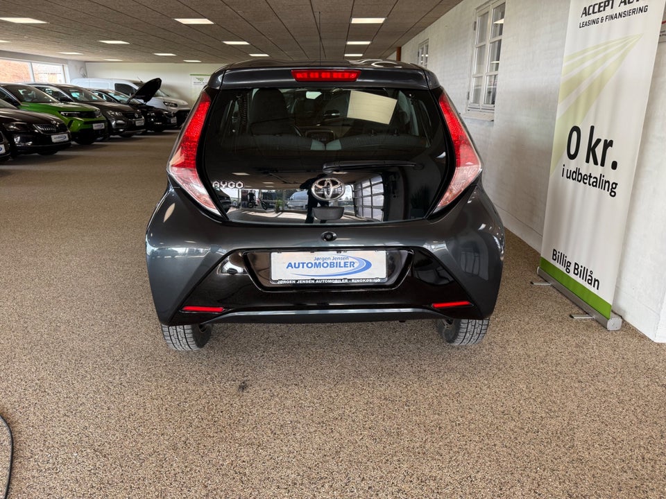 Toyota Aygo 1,0 VVT-i x-play 5d