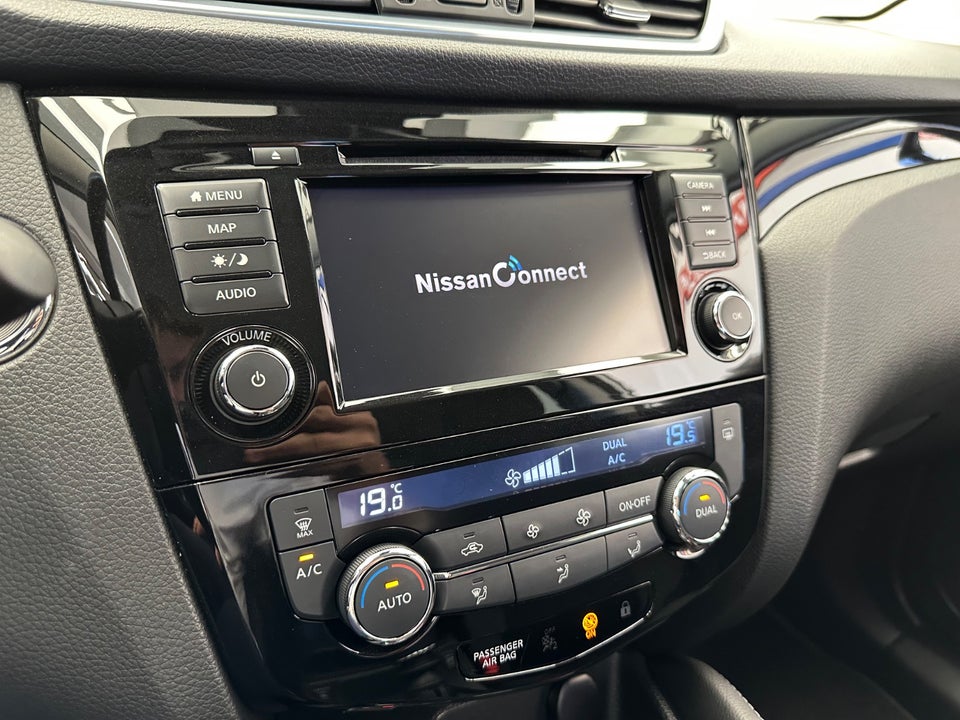 Nissan Qashqai 1,3 Dig-T 140 N-Connecta 5d