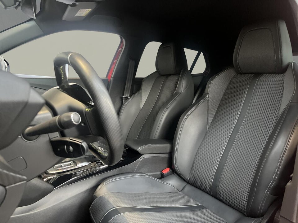 Peugeot e-2008 50 GT 5d