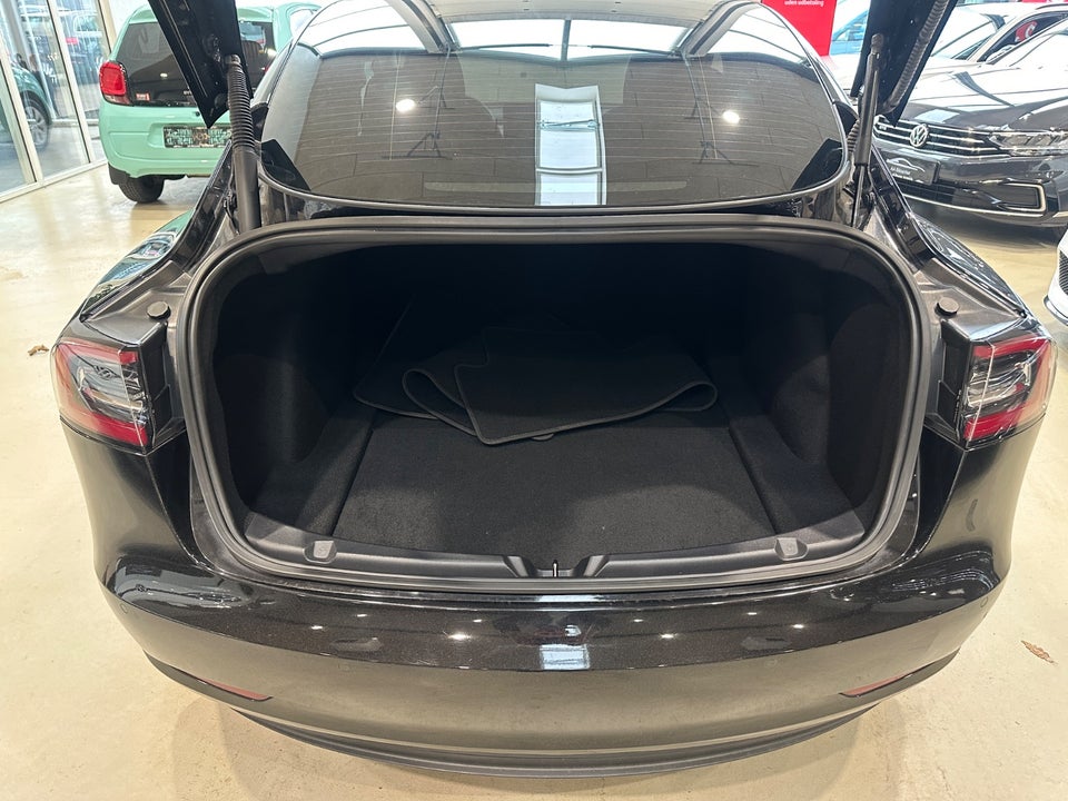 Tesla Model 3 Long Range AWD 4d