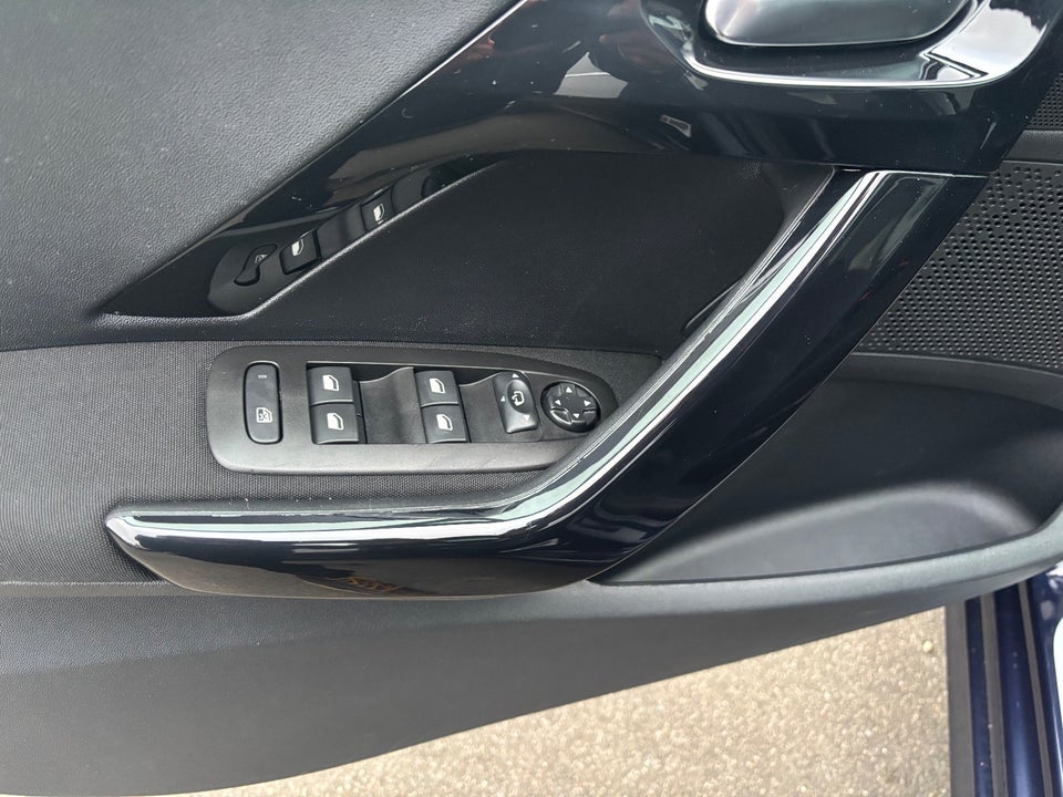 Peugeot 208 1,6 BlueHDi 100 Desire Sky 5d