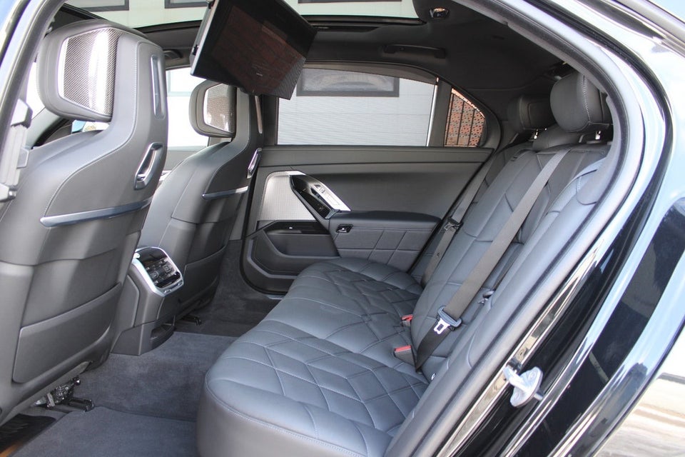 BMW i7 eDrive50 M-Sport 4d