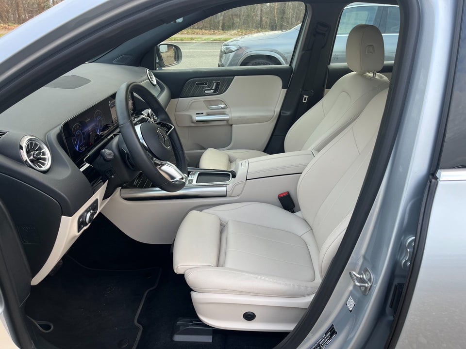 Mercedes EQA300 Progressive 4Matic 5d