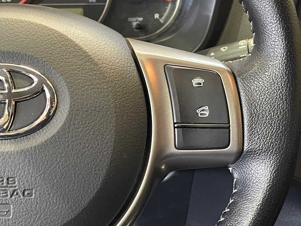 Toyota Yaris 1,0 VVT-i T2 5d