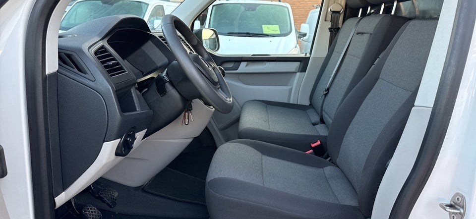 VW Transporter 2,0 TDi 114 Kassevogn kort BMT