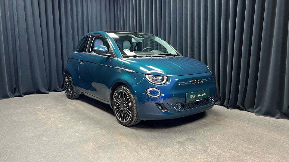 Fiat 500e 42 Icon Sky 3d